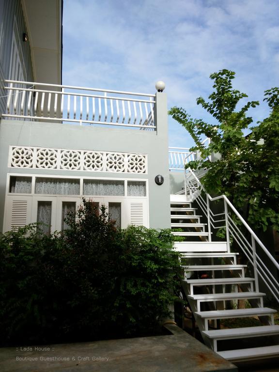 Lada House Bed and Breakfast Lampang Exterior foto