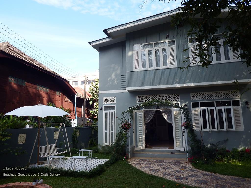 Lada House Bed and Breakfast Lampang Exterior foto