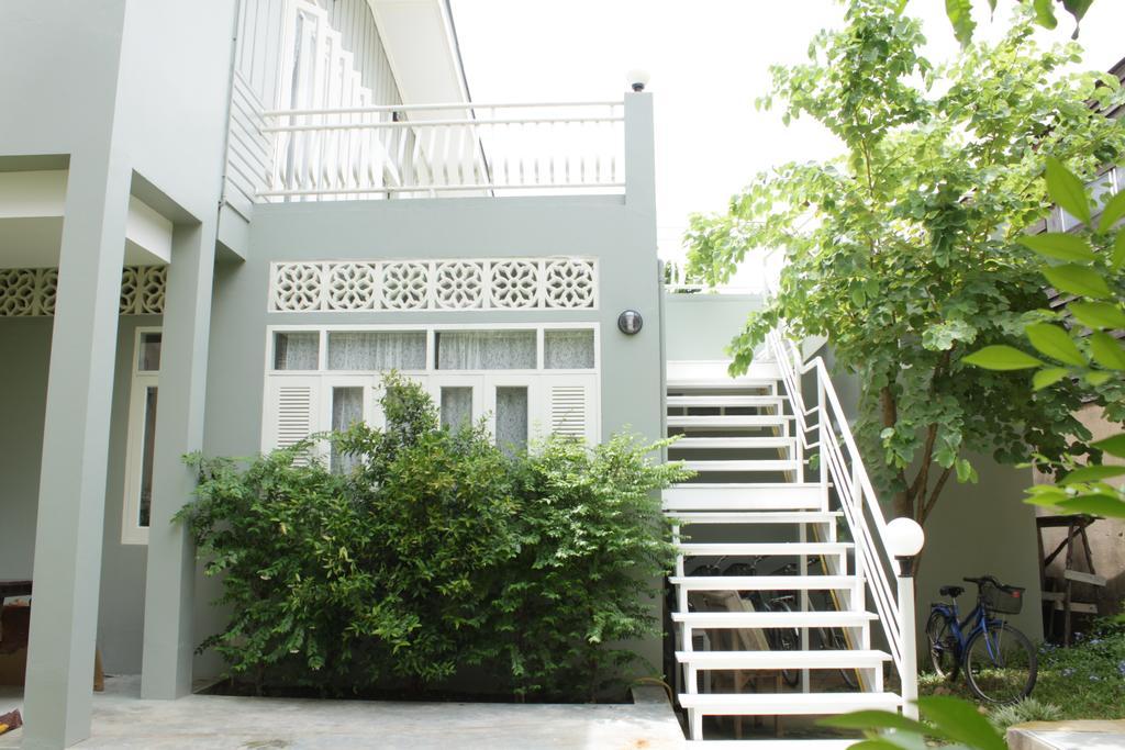 Lada House Bed and Breakfast Lampang Exterior foto