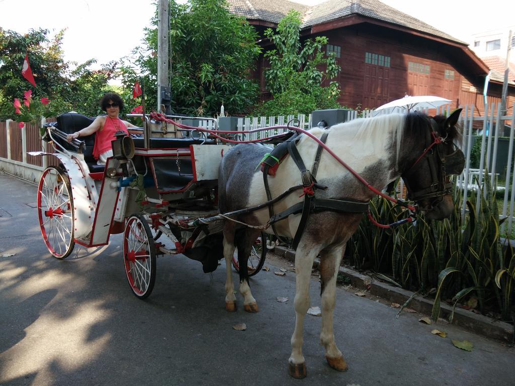 Lada House Bed and Breakfast Lampang Exterior foto