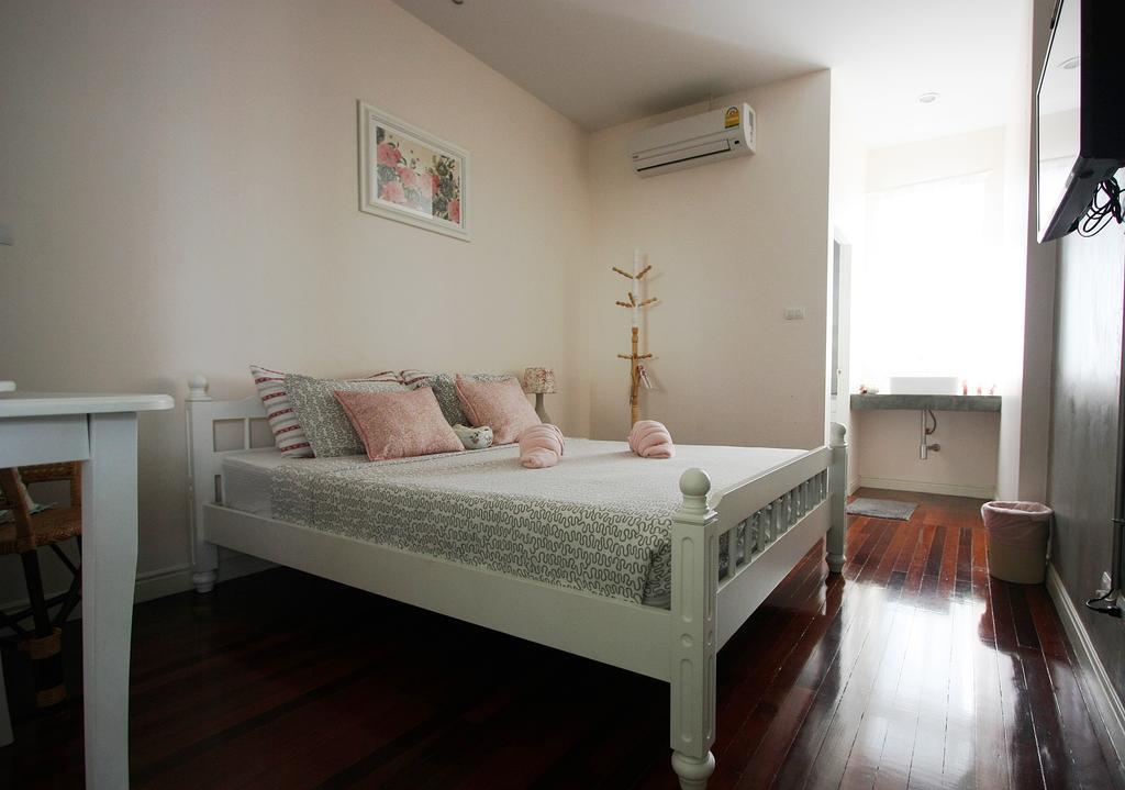 Lada House Bed and Breakfast Lampang Exterior foto